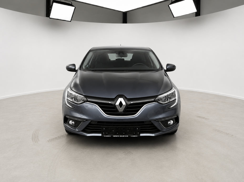 Renault Megane 1.2 TCe 100 – Lav km!