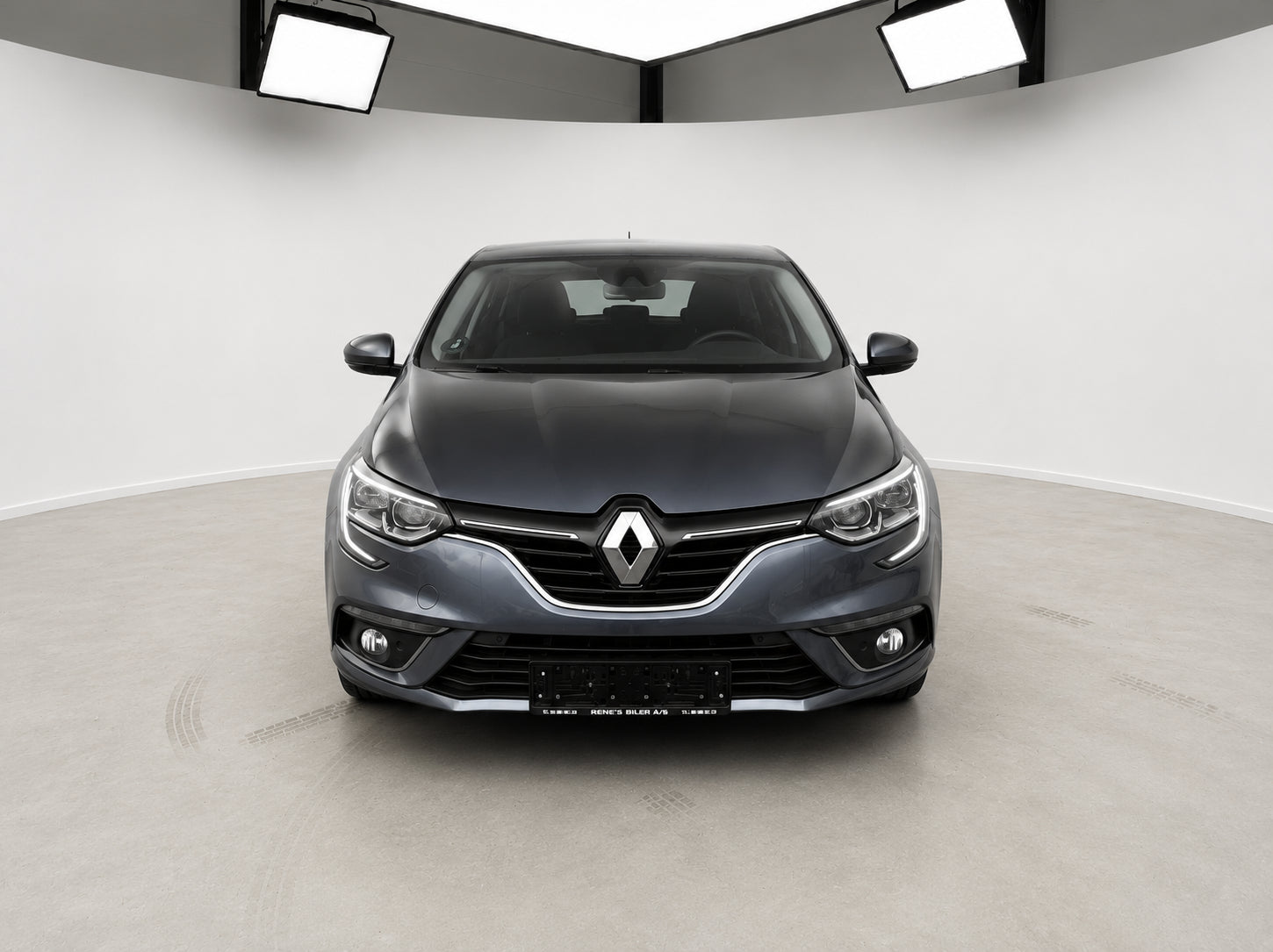 Renault Megane 1.2 TCe 100 – Lav km!