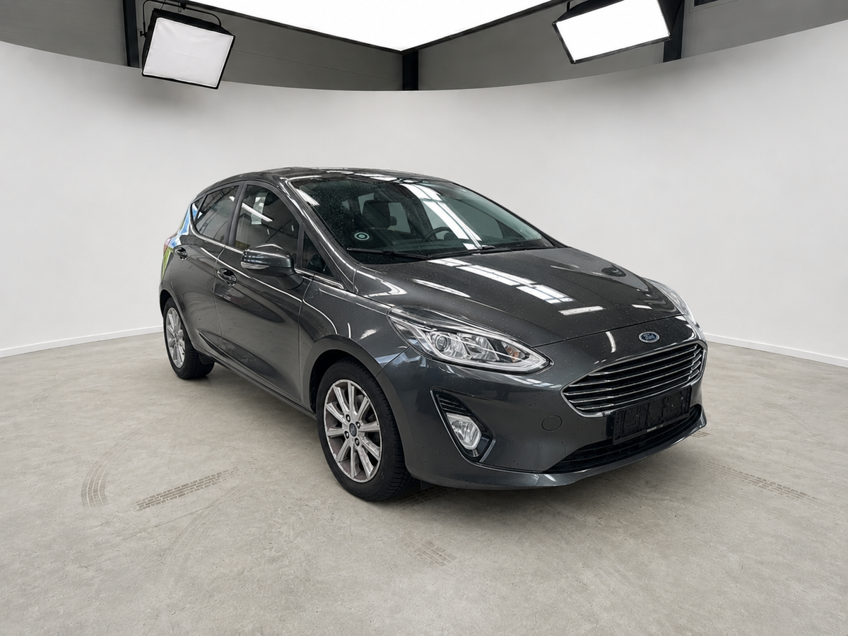 Ford Fiesta 2019 set skråt forfra hos ENV Auto i Odense