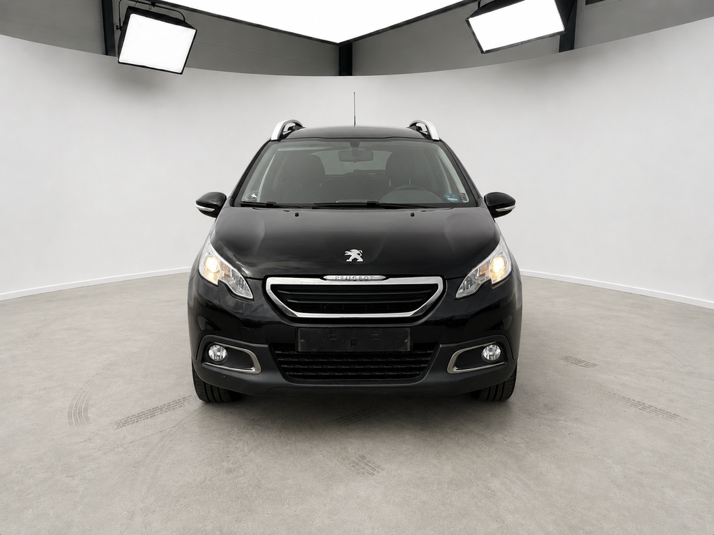 Peugeot 2008 1.2 VTi set forfra hos ENV Auto i Odense