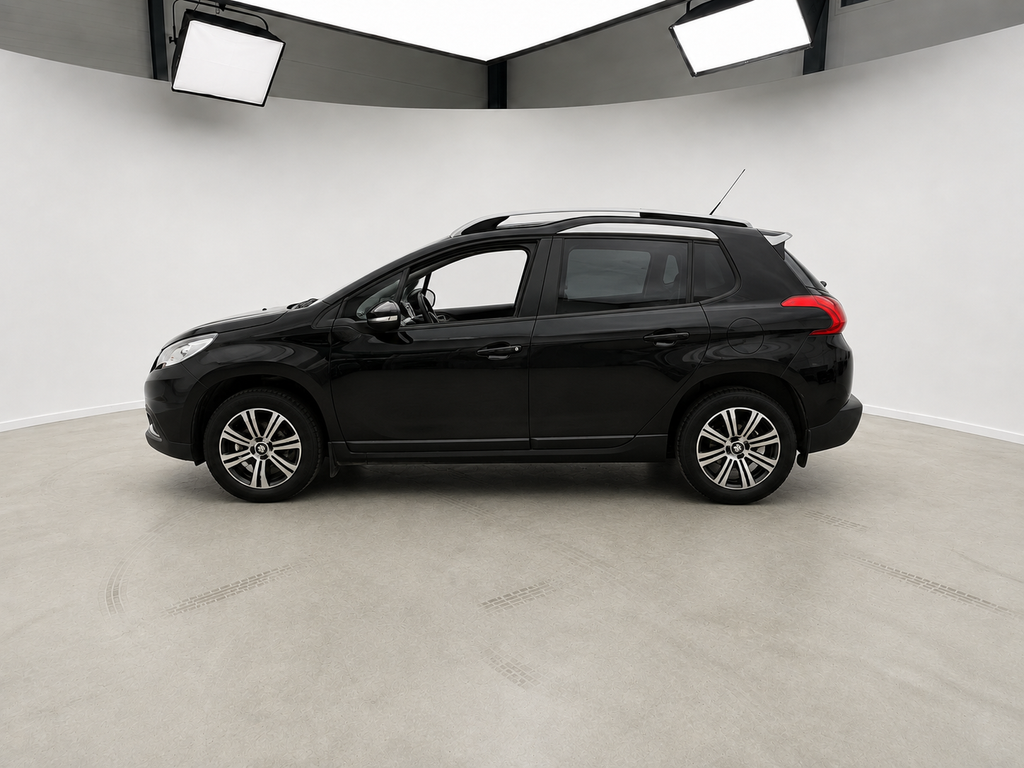 Peugeot 2008 1.2 VTi set fra siden hos ENV Auto i Odense