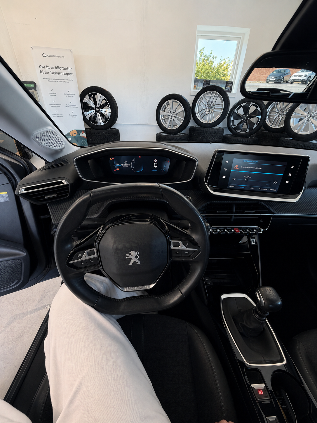 Peugeot 208 Allure Sky 2020