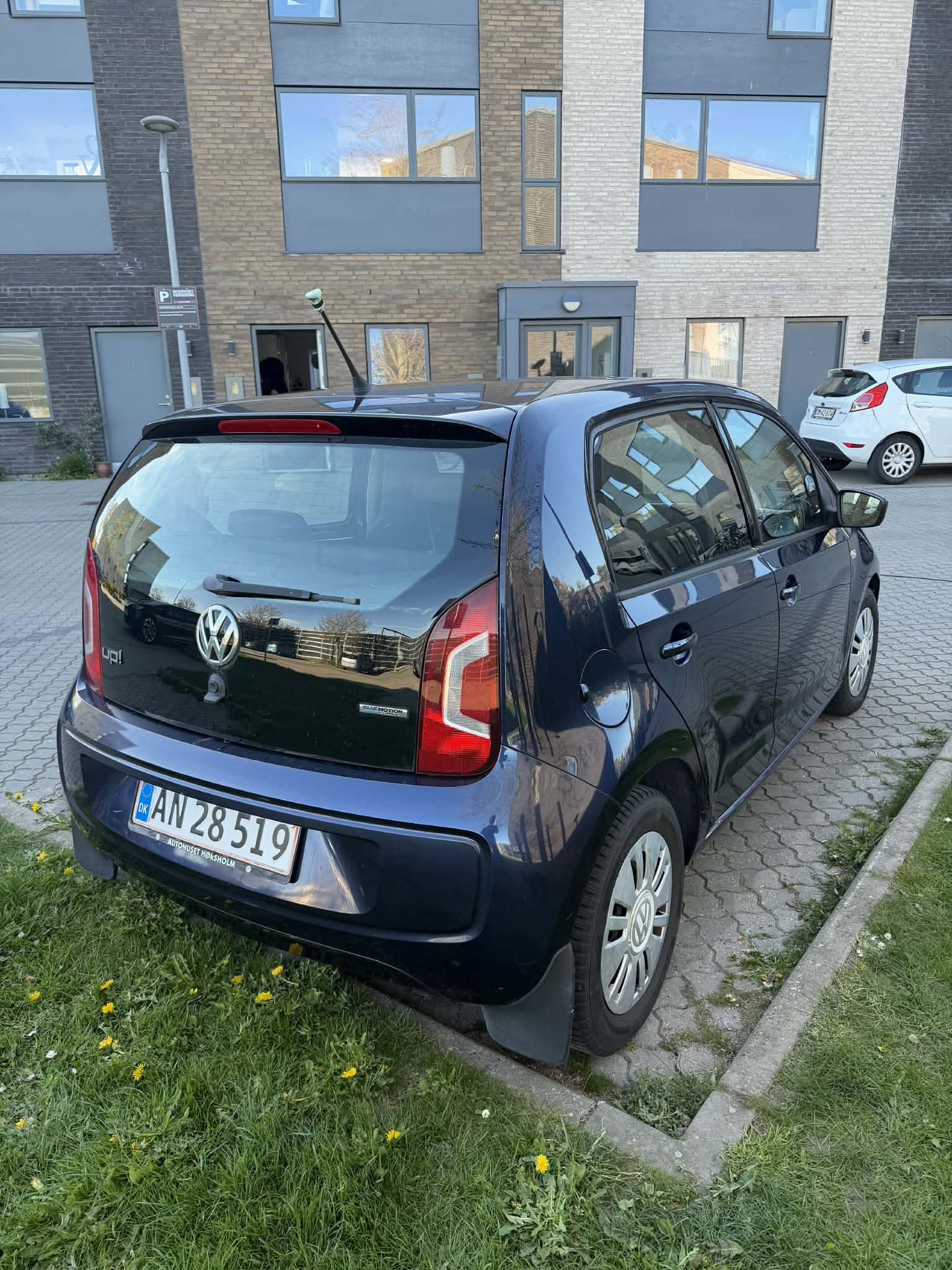VW UP 2012
