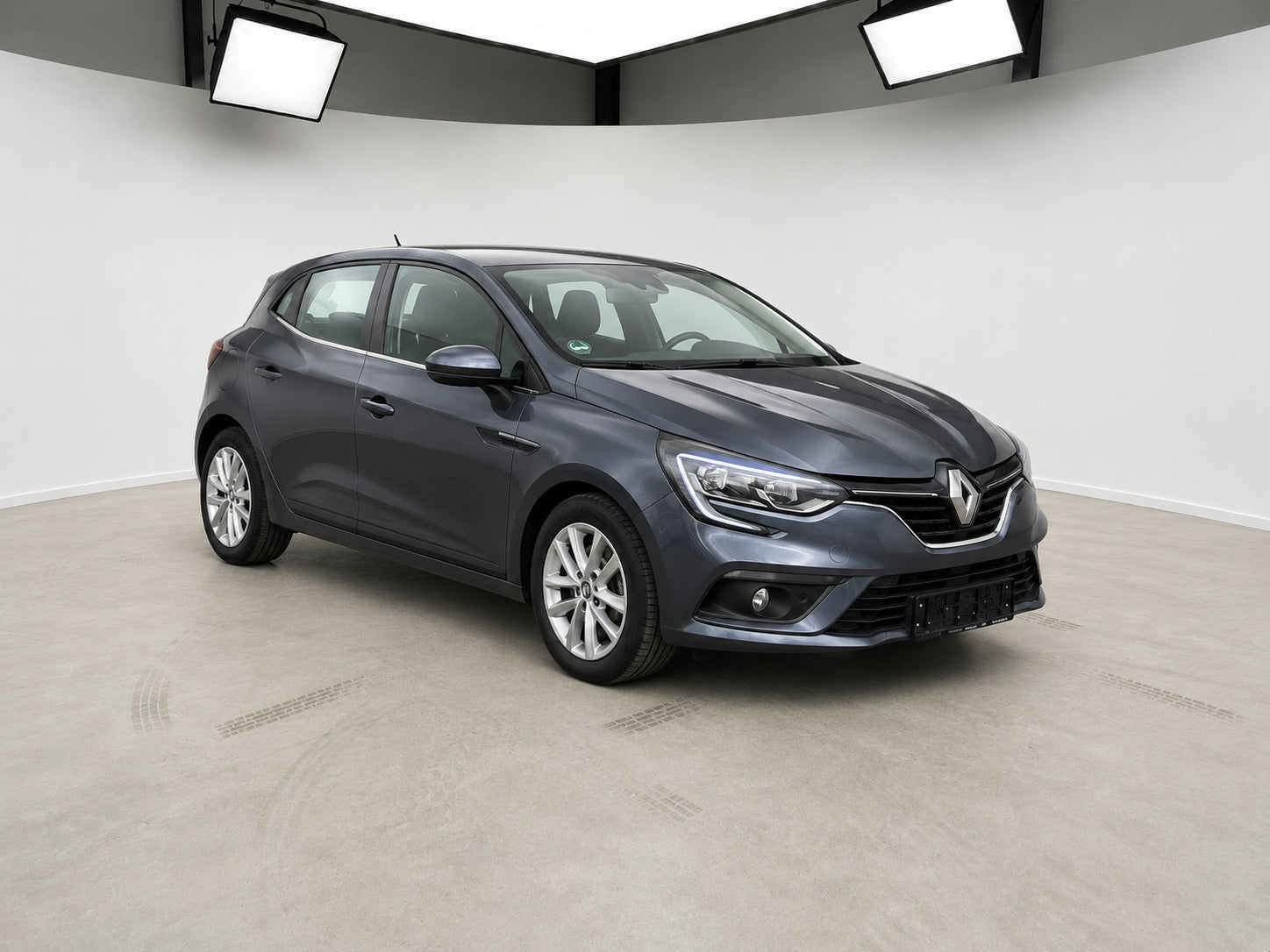 Renault Megane 1.2 TCe 100 – Lav km!